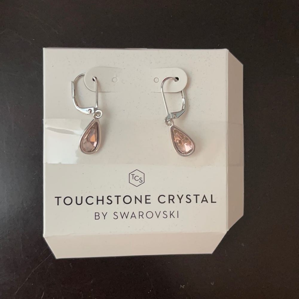 Brand New!! Drop earrings!